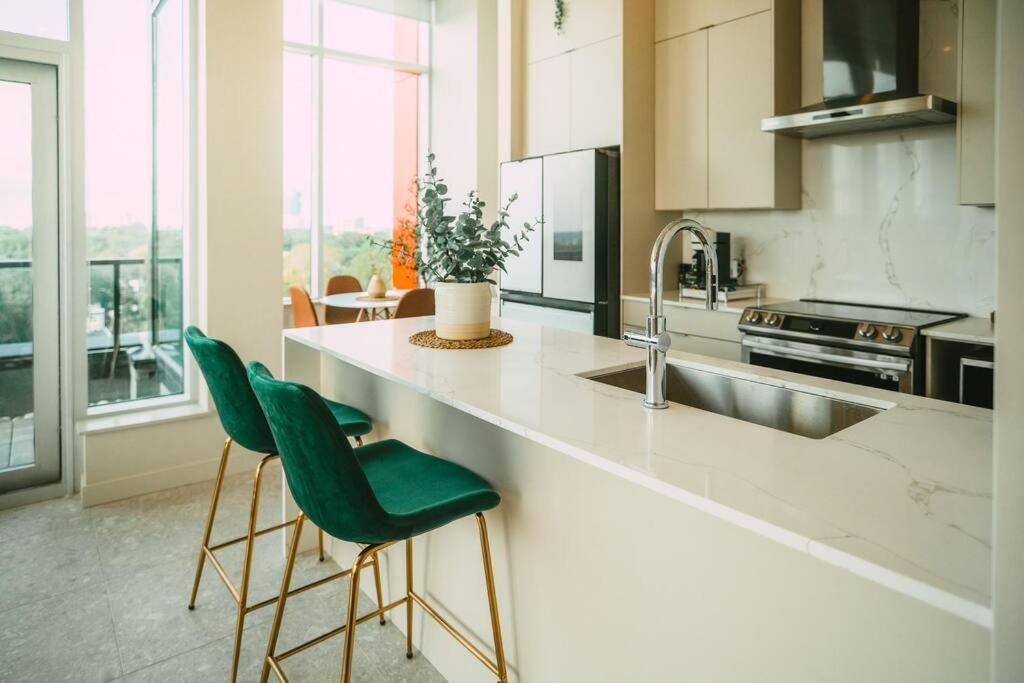 New Luxury 2Br Penthouse Apt In Central ハリファックス エクステリア 写真